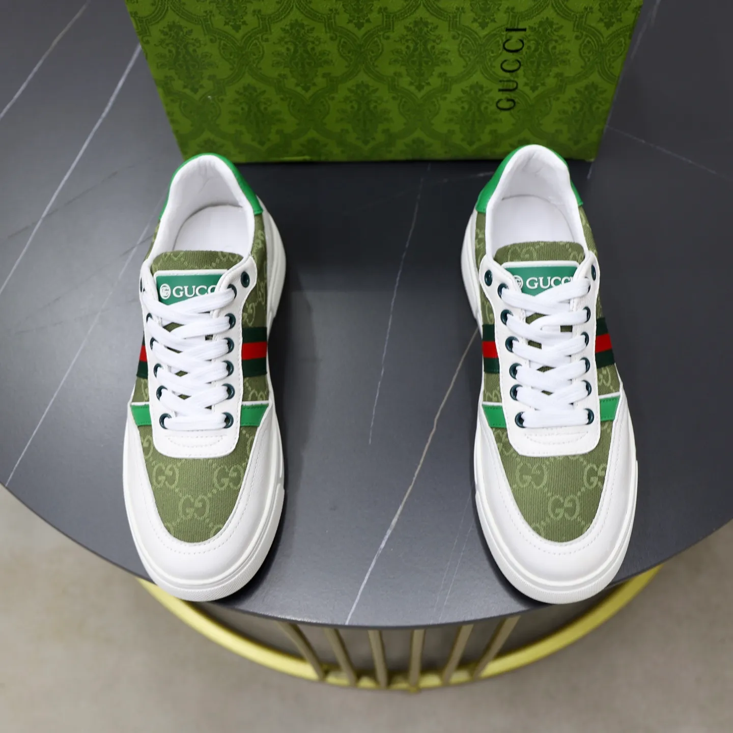 Ex-factory price: 420💰🙅‍♂️🙅‍♂️🙅‍♂️ Brand: GUCCI Standard code: 38-44 (45 customized) Grade: Same as the official website Material: Original leather splicing Comfortable and breathable sheepskin lining Original wear-resistant outsole Style category: Men's fashionable casual shoes Running sneakers Distinguished luxury brand elements Top luxury Color: actual picture color